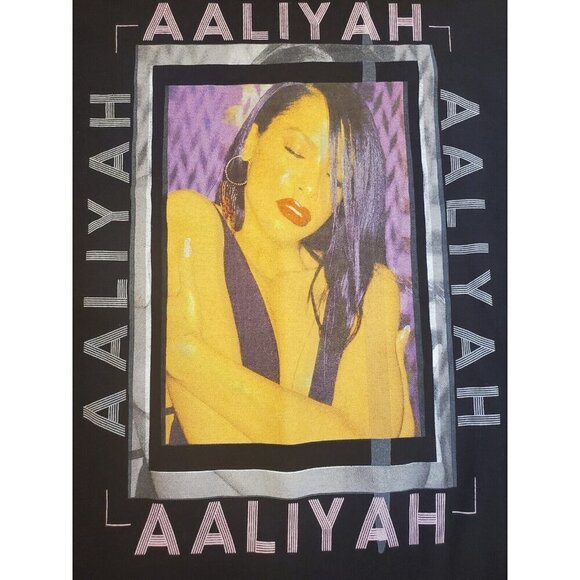 Cross Colours Baby Girl Aaliyah T-shirt Girls Size Small 10/12? Black Graphic - Picture 2 of 5